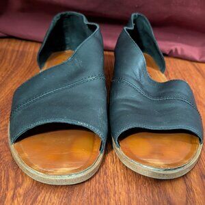 Sole Society Shoes Women's 8.5 Black Colvan Eco Sheep Leather Sandals Flats Cute